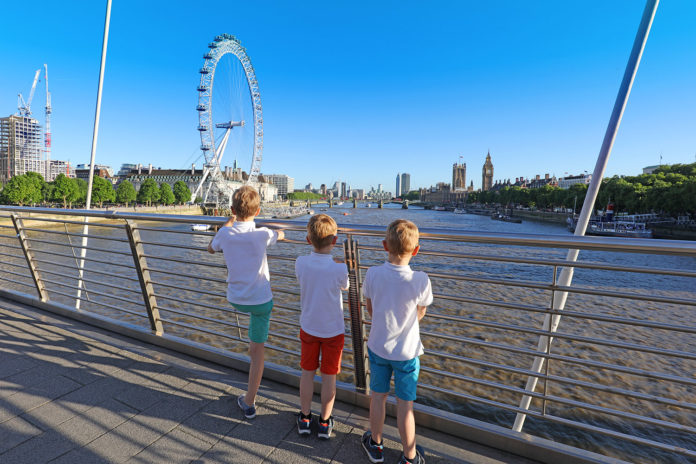 London is one of the top fun cities to visit with kids. If you haven't been yet, consider this for your upcoming family vacation.